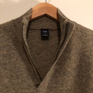 GAP Sweaters - Men’s GAP Lambs Wool 1/2 Zip Sweater GAP Sweaters - Men’s GAP Lambs Wool 1/2 Zip Sweater